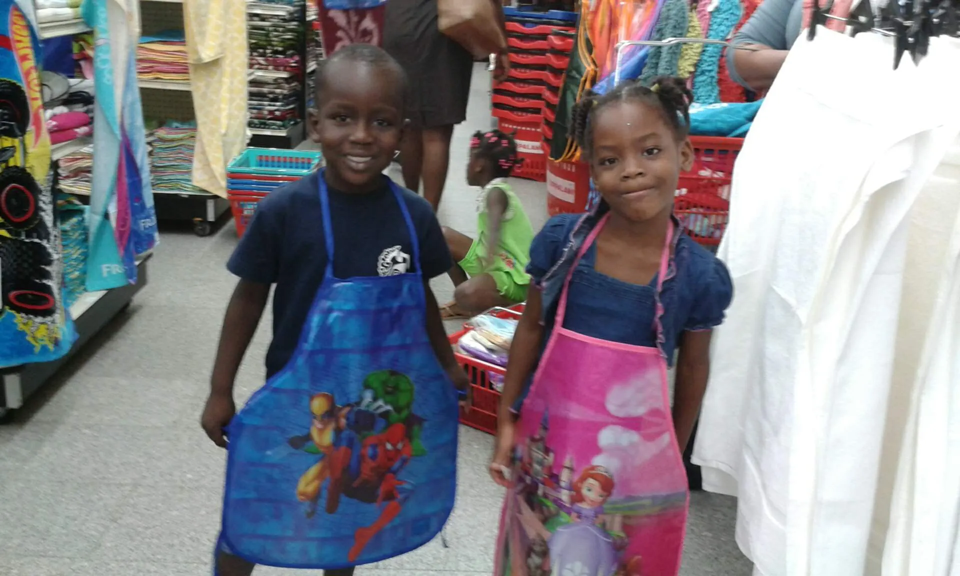 kids in aprons